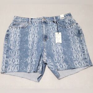 Judy Blue Snakeskin Printed Mid Rise Frayed Shorts